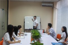APP公司酷蜂科技開(kāi)展員工職業(yè)素質(zhì)心態(tài)培訓(xùn)