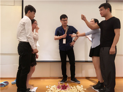 廣州APP開(kāi)發(fā)公司酷蜂科技員工五月生日會(huì)