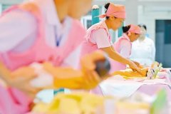 月嫂服務(wù)app開發(fā)軟件服務(wù)寶媽呵護(hù)孩子的健康成長
